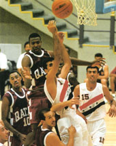 イラクと対戦するカタールのバスケットボールチーム