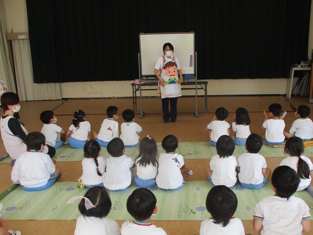 歯についての話を聞いているところ