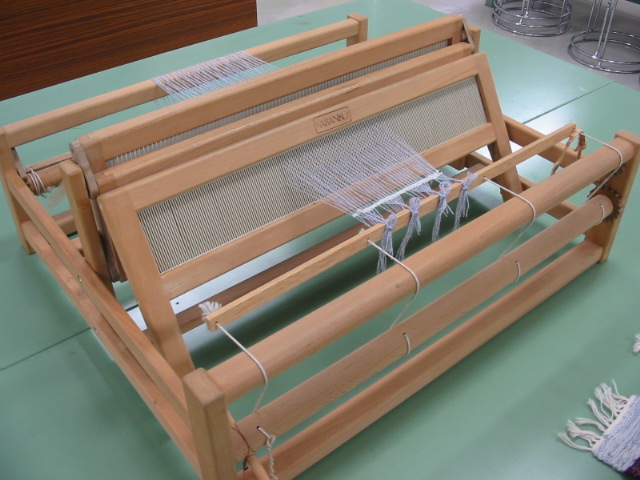 この機械を用いて作ります。 この機械を用いて作ります。
