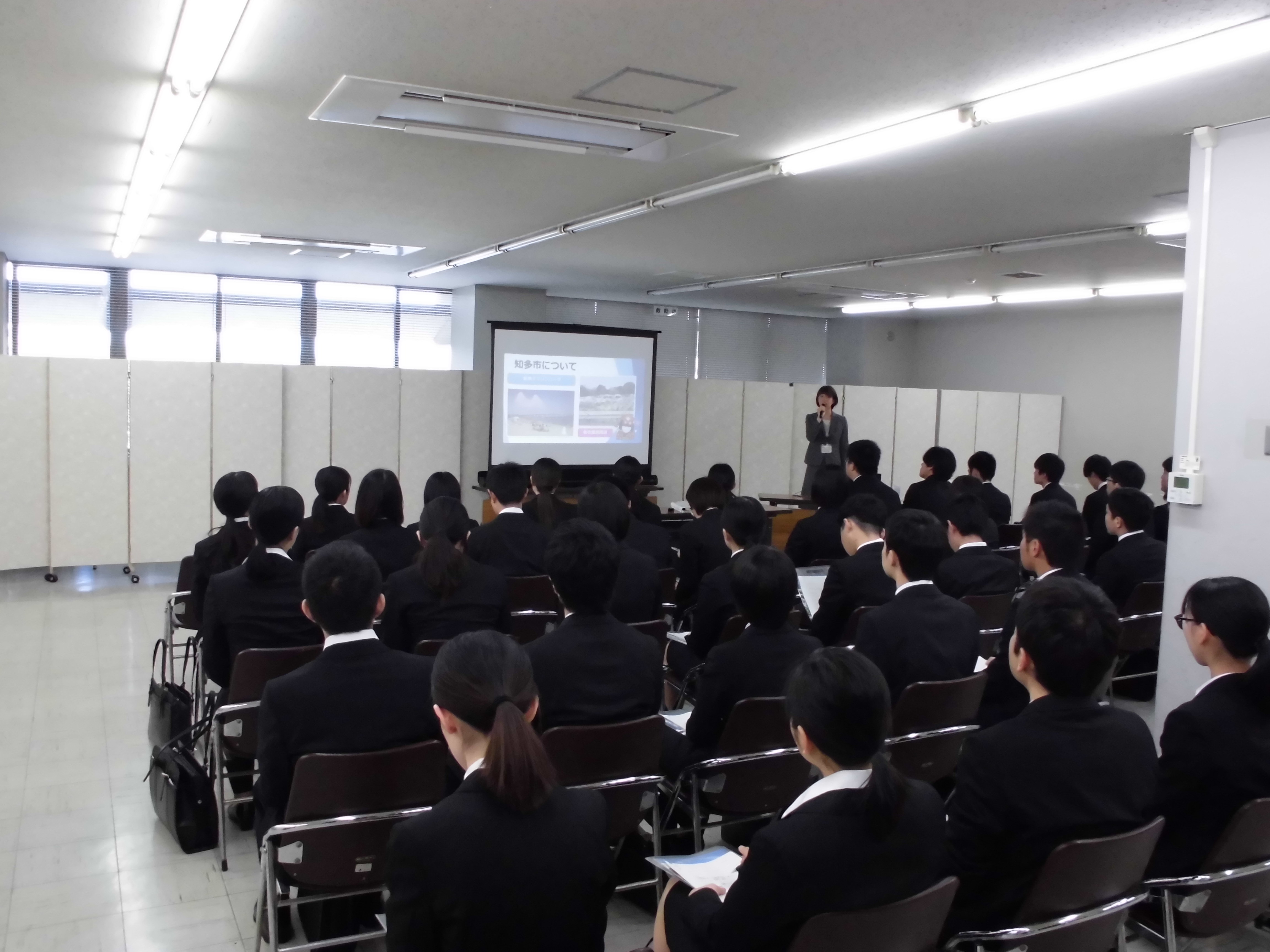 説明会の雰囲気１
