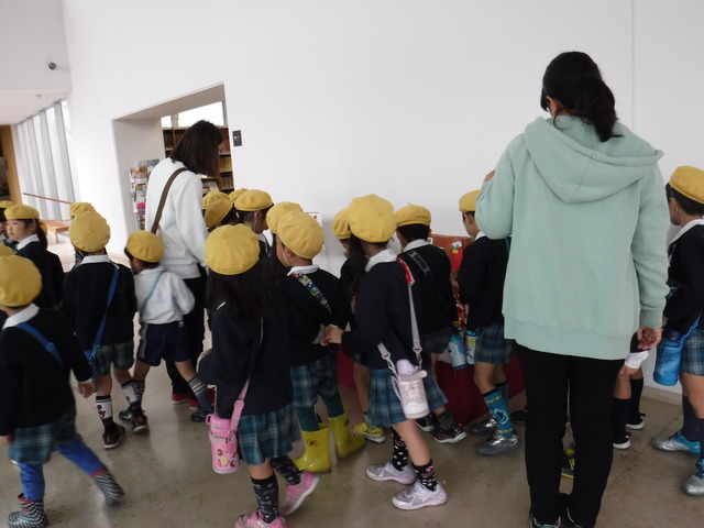 明愛幼稚園エントランス見学１