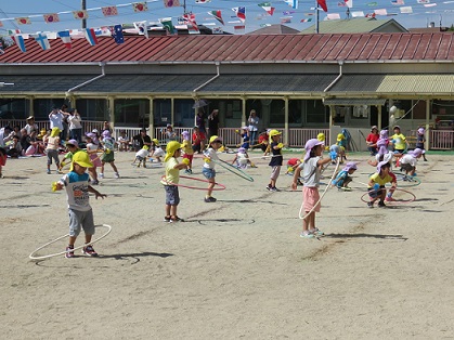 運動会　年中競技　フラフープ