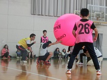 キンボールスポーツ大会の様子