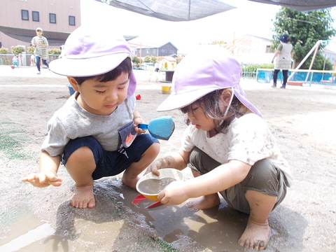 ２歳泥遊び