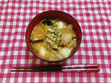 具だくさん味噌汁 .JPG