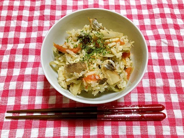 さばとトマトの炊き込みご飯.jpg