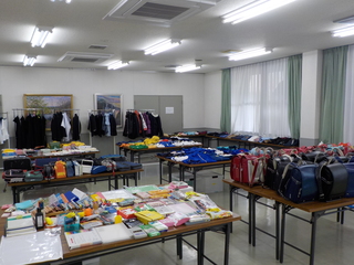 市民の方からいただいた学用品
