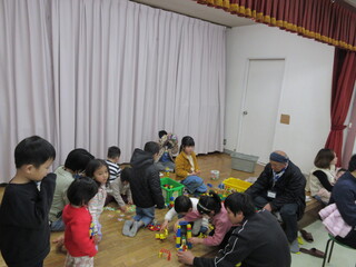 多言語生活オリエテーション託児の様子